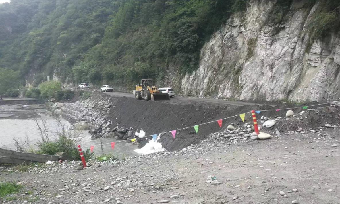 交建集團順利搶通S301線平武段受阻道(dào)路