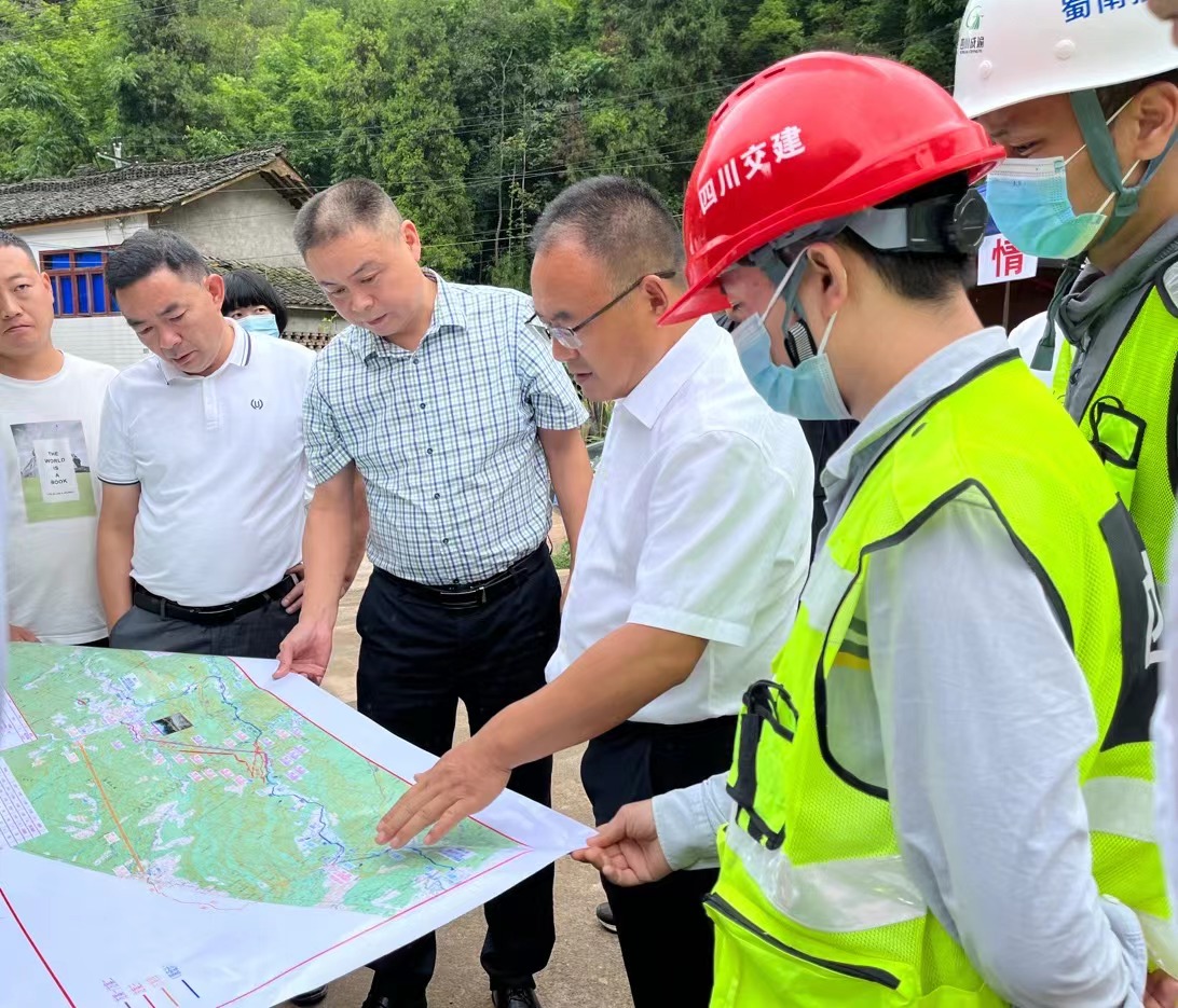 雅安市副市長(cháng)、蘆山縣委書記鄭胡勇一行赴大川項目調研指導工作