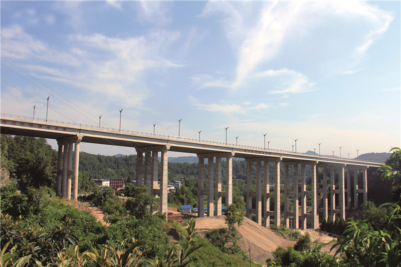 6巴恩快速通道(dào)蘆溪河大橋.jpg